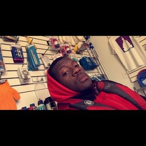 Meet your Posher, Emmanuel